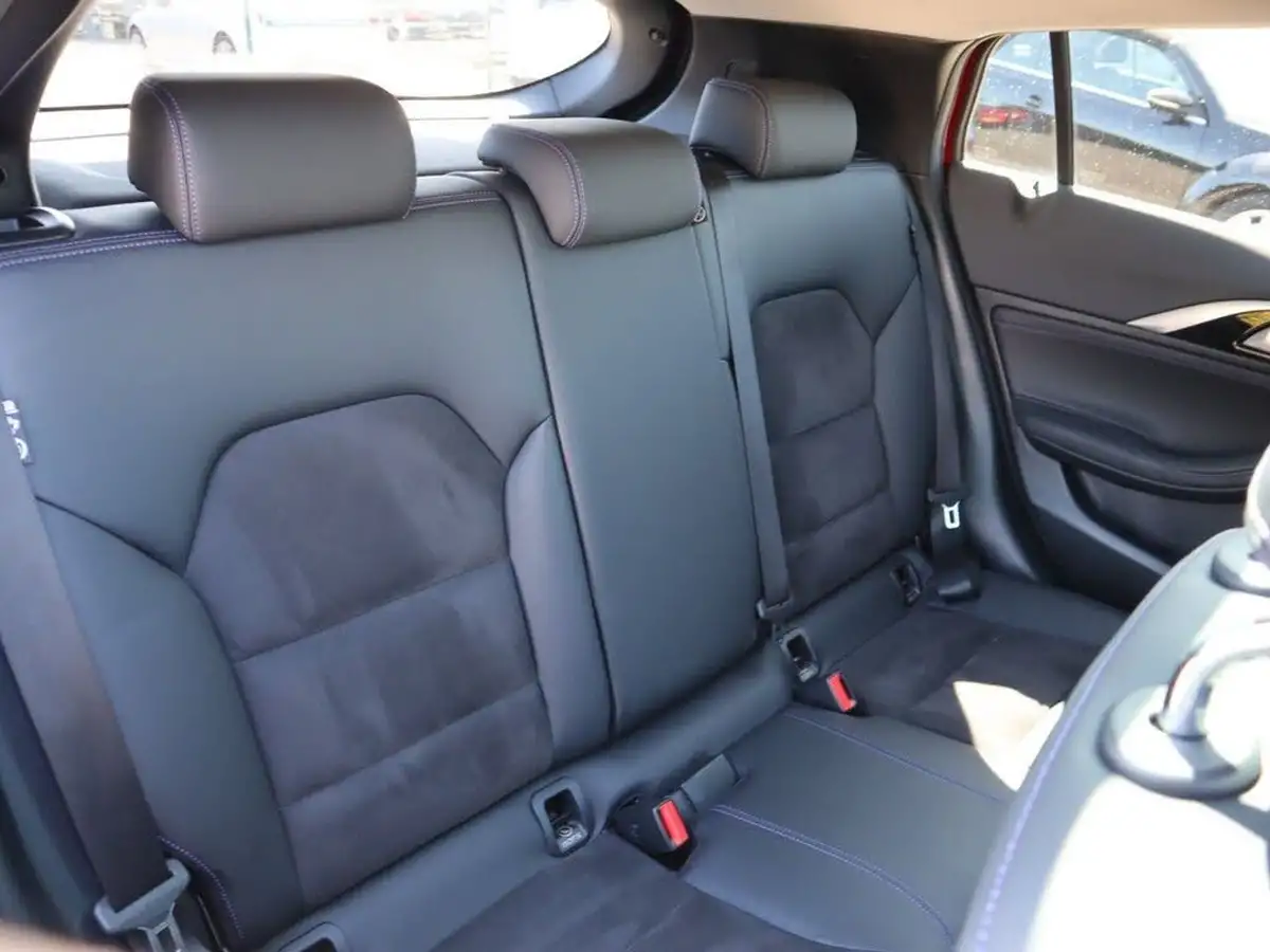 2019-infiniti-q30-16-luxe-156ps-city-black-dct-big-22