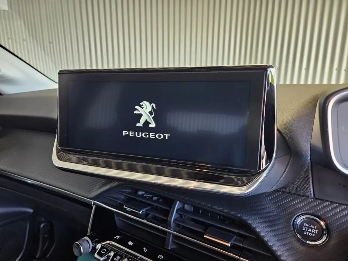 2020-peugeot-208-12-puretech-allure-premium-100bhp-big-40