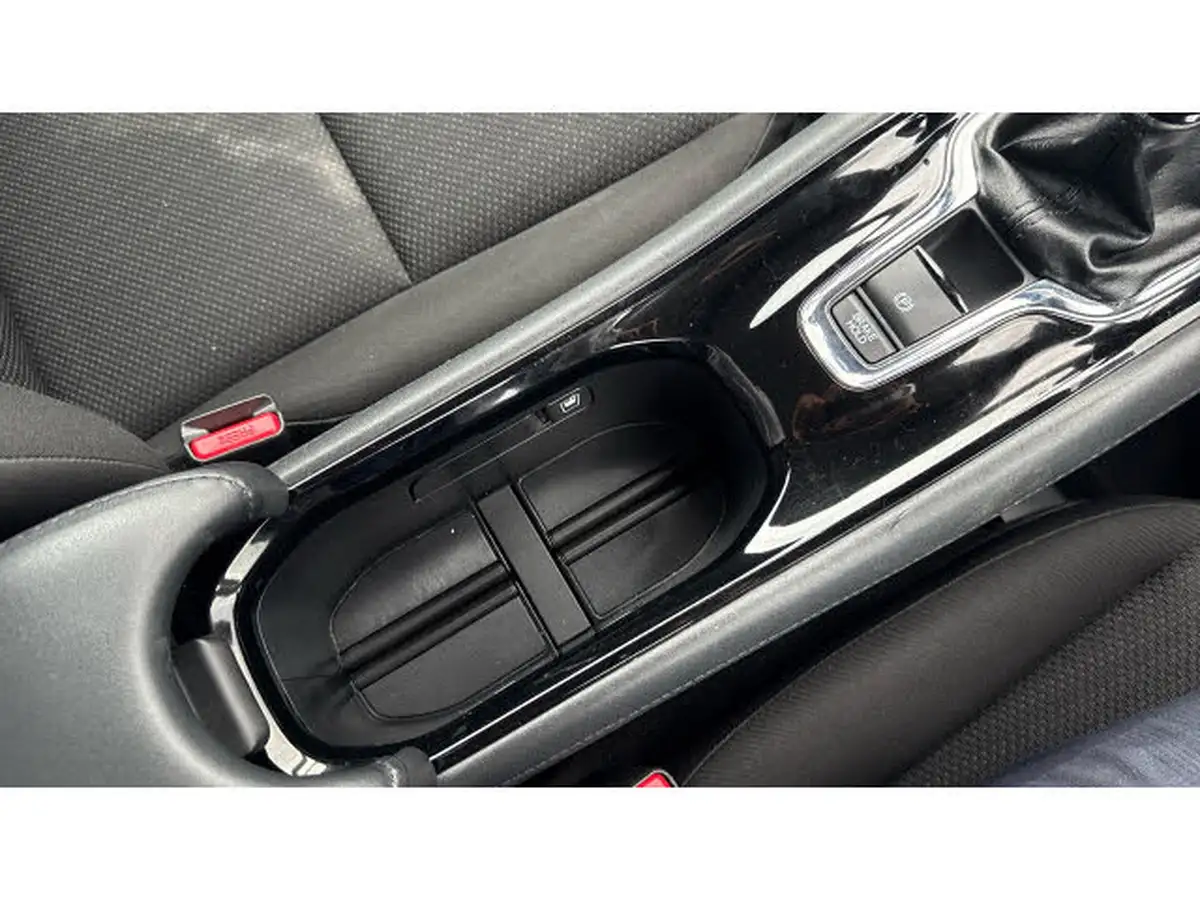 2015-honda-hr-v-16-i-dtec-se-navi-big-32