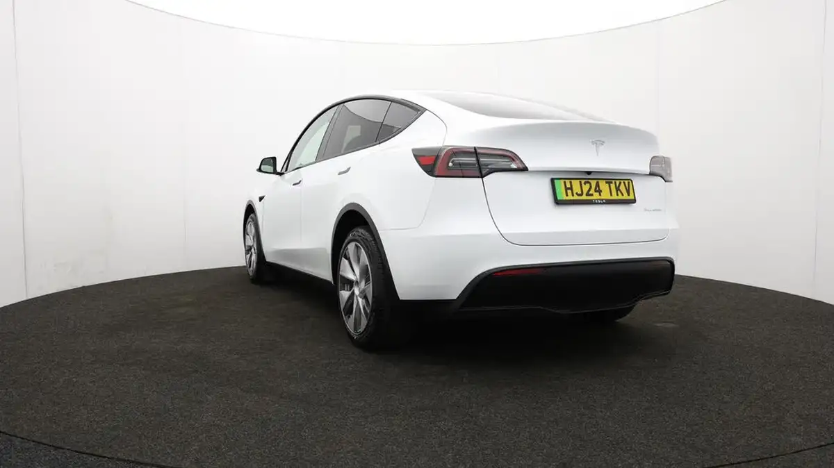 2024-tesla-model-y-e-long-range-306bhp-awd-big-74