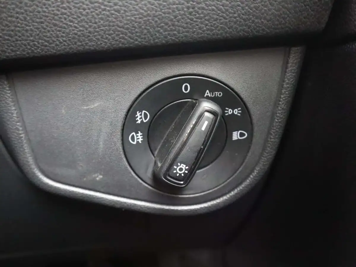 2023-volkswagen-polo-10-tsi-style-big-33