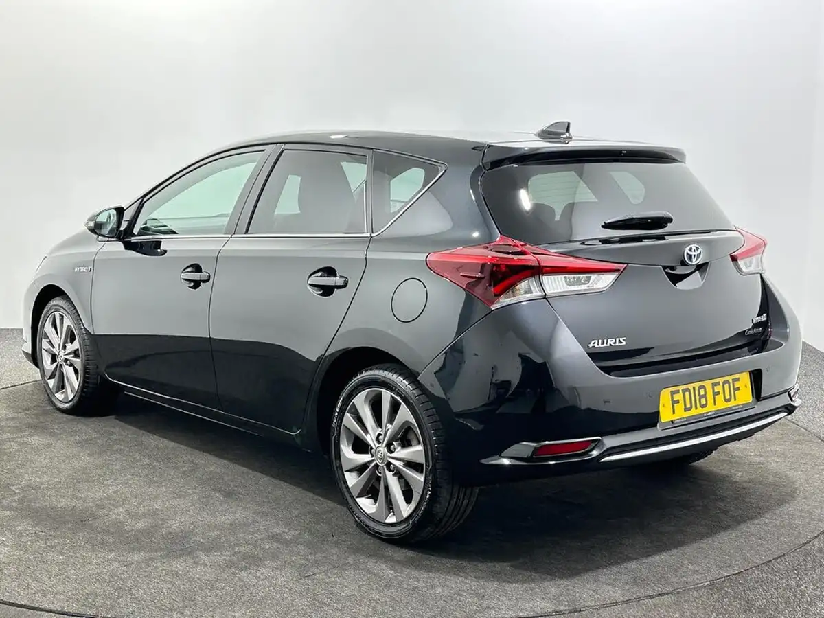 2018-toyota-auris-18-vvt-i-hsd-excel-hatchback-big-5
