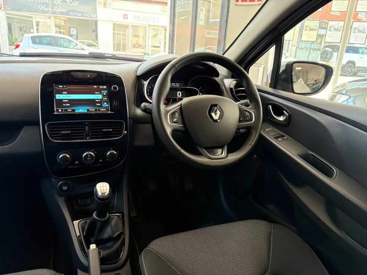 2019-renault-clio-09-tce-iconic-90ps-big-12