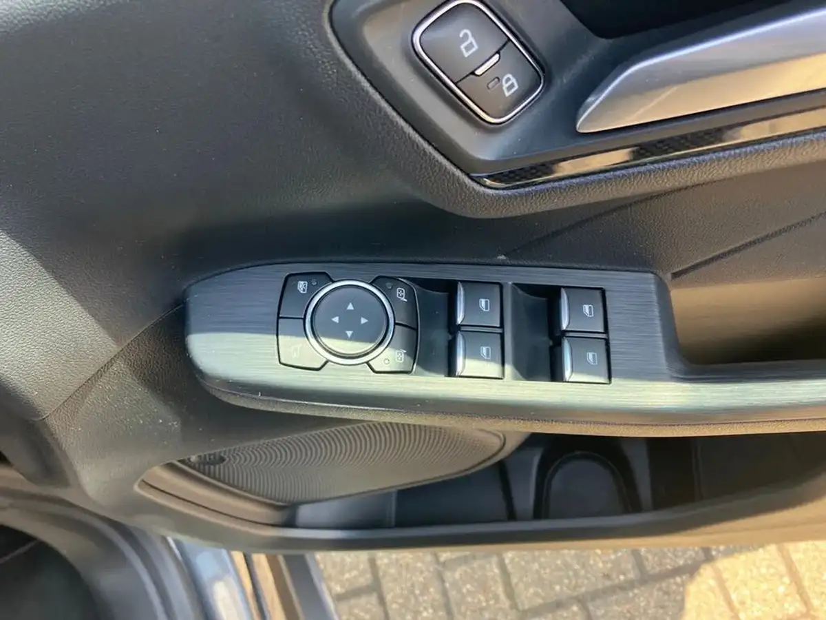 2022-ford-kuga-big-20