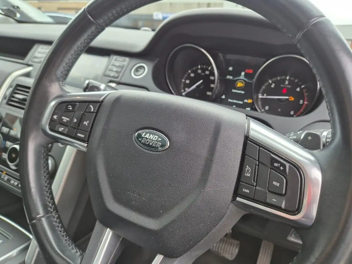 2017-land-rover-discovery-sport-20sd4-hse-black-big-23