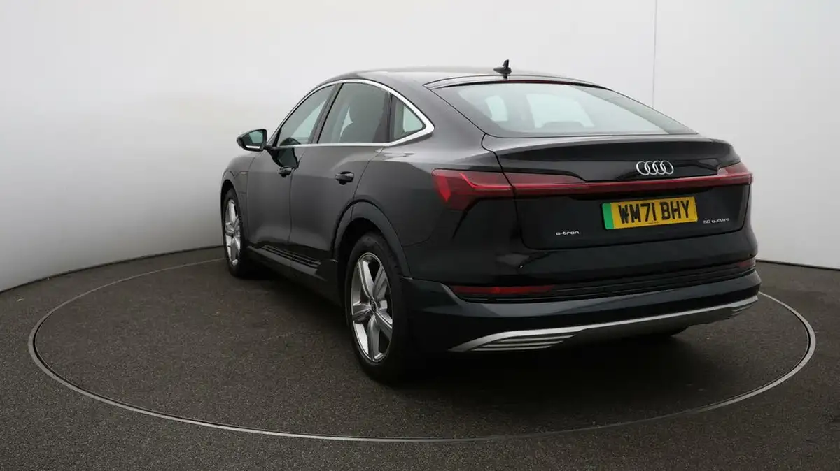 2022-audi-e-tron-50e-technik-sportback-big-63