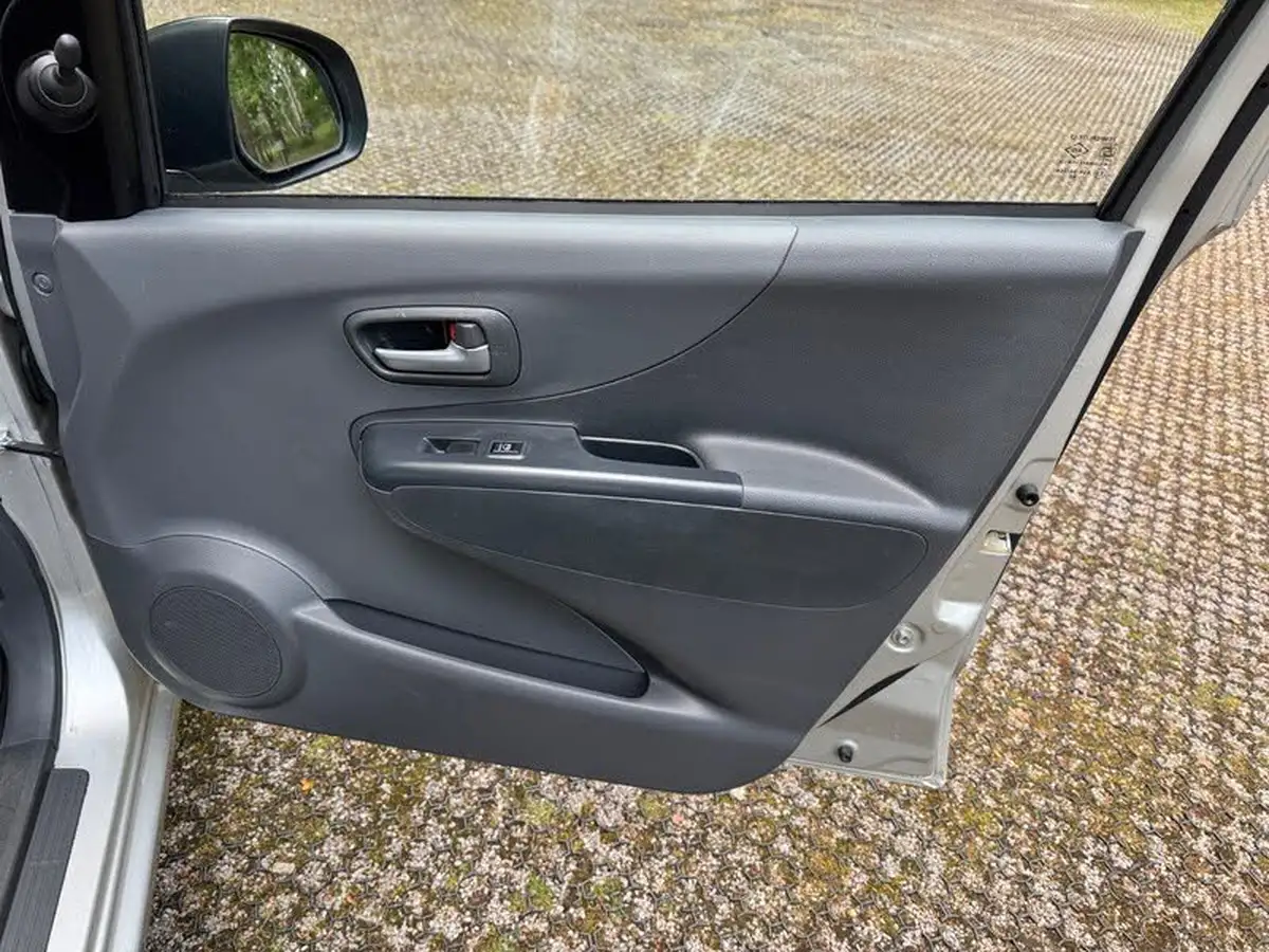 2014-suzuki-alto-10-sz-big-39