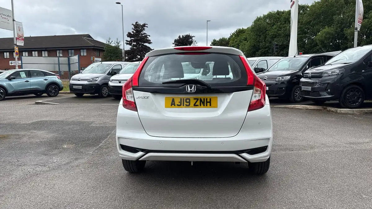2019-honda-jazz-13-i-vtec-se-navi-cvt-big-8
