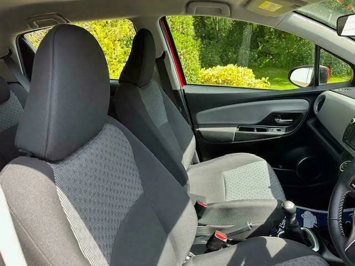 2015-toyota-yaris-10-icon-5d-big-12
