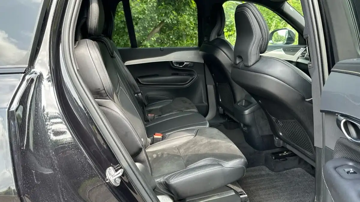 2022-volvo-xc90-20td-b5-r-design-big-5
