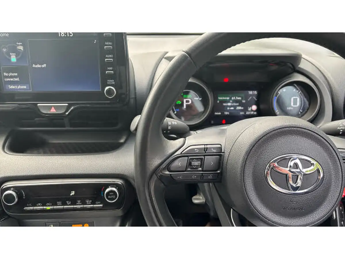 2023-toyota-yaris-15-vvt-i-design-big-7