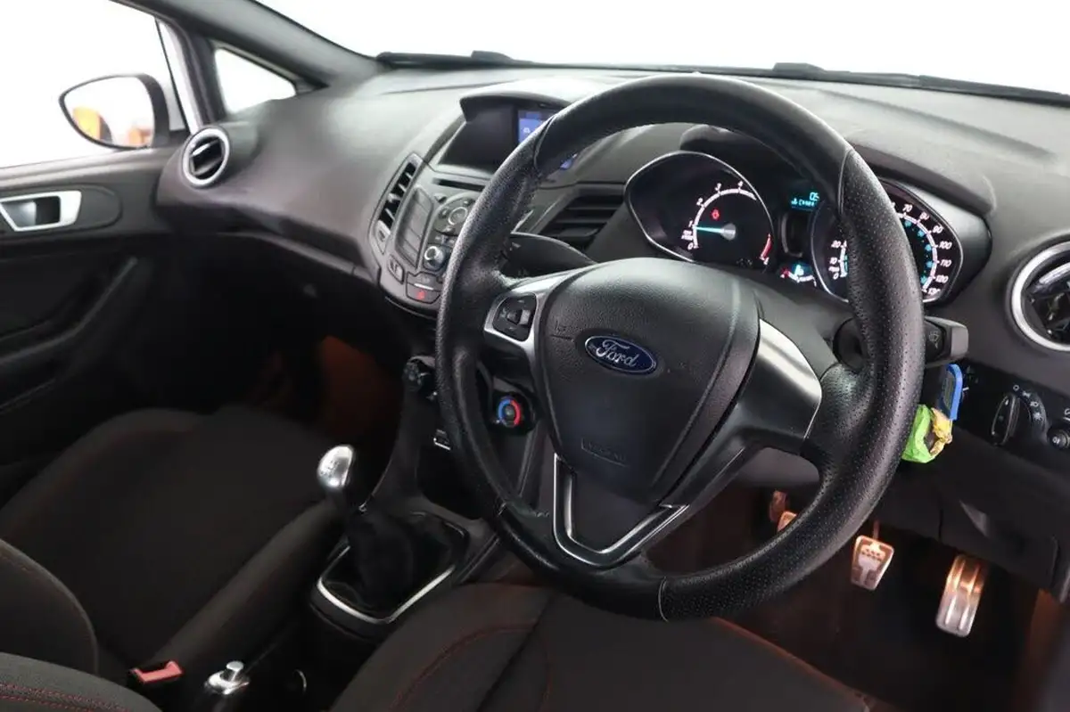 2017-ford-fiesta-10t-st-line-100ps-5d-big-14