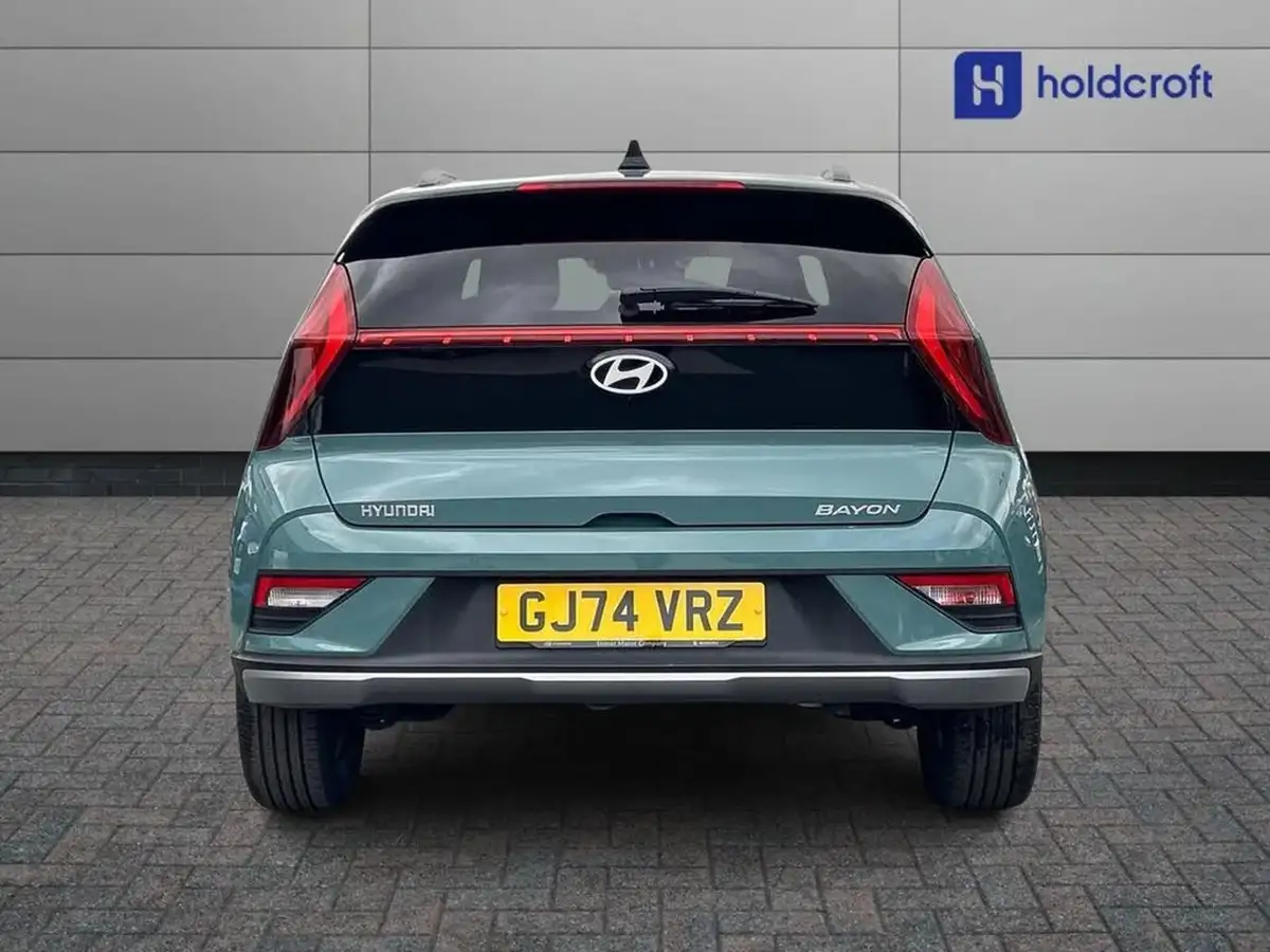 2024-hyundai-bayon-10-t-gdi-premium-100ps-two-tone-roof-big-7