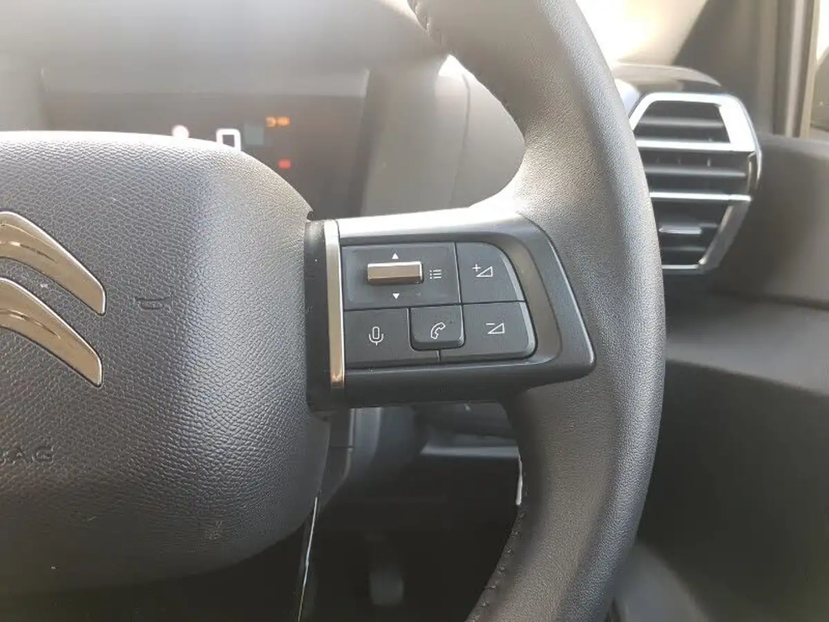 2023-citroen-c4-12-puretech-sense-big-13