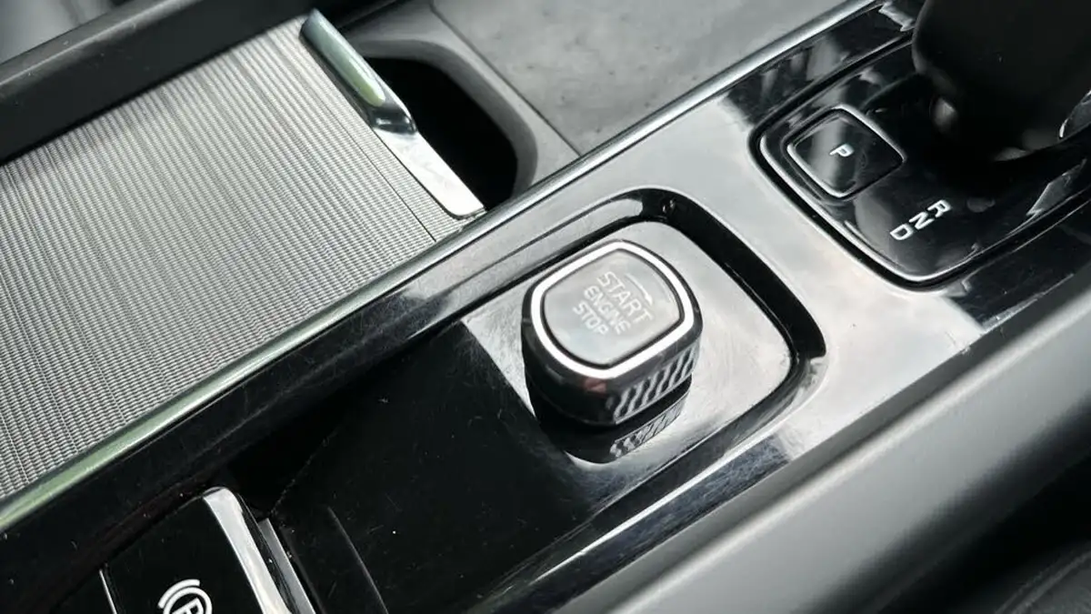 2023-volvo-xc60-20td-b4-plus-big-26