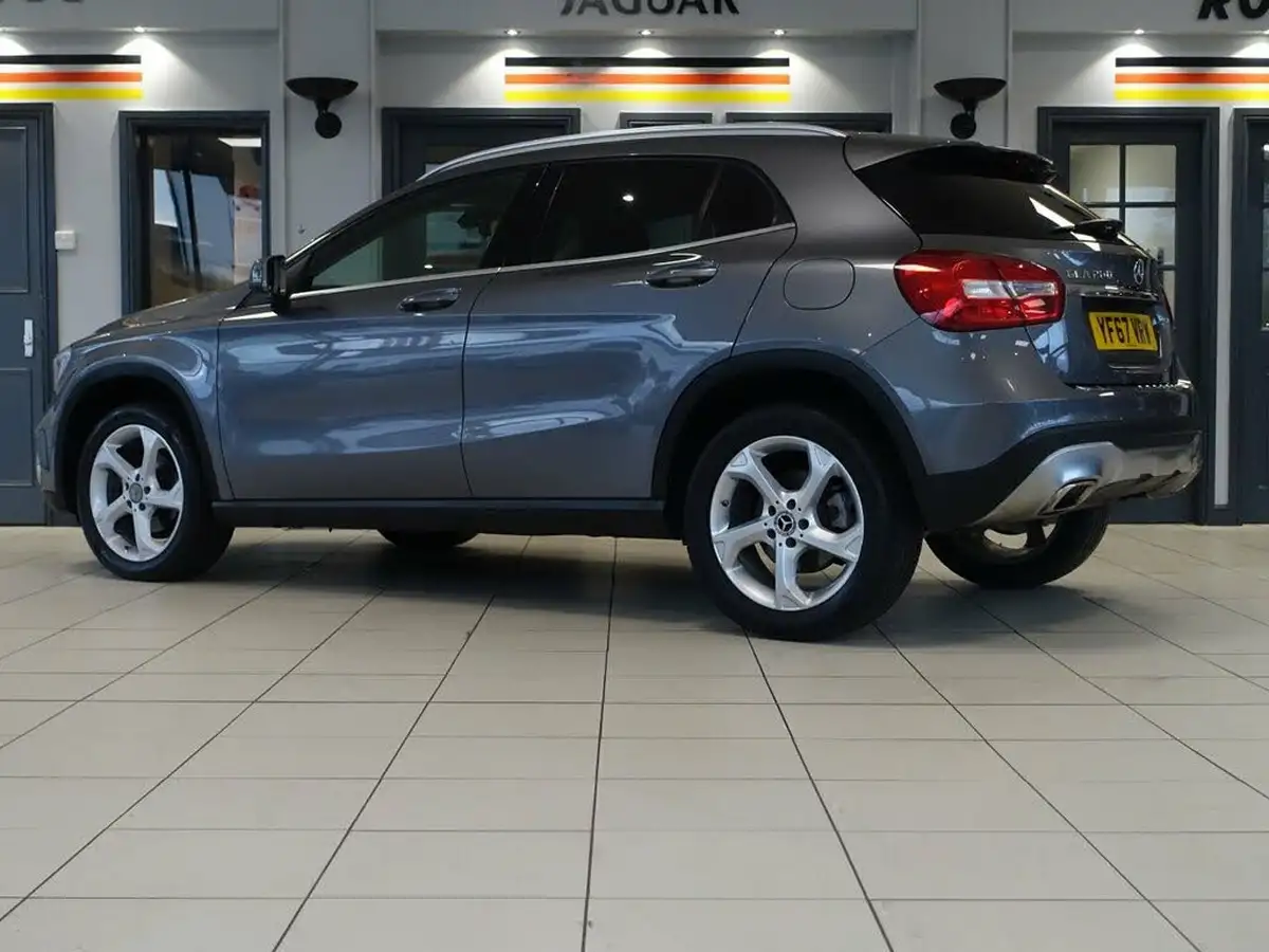 2017-mercedes-benz-gla-class-16-gla-200-sport-big-8