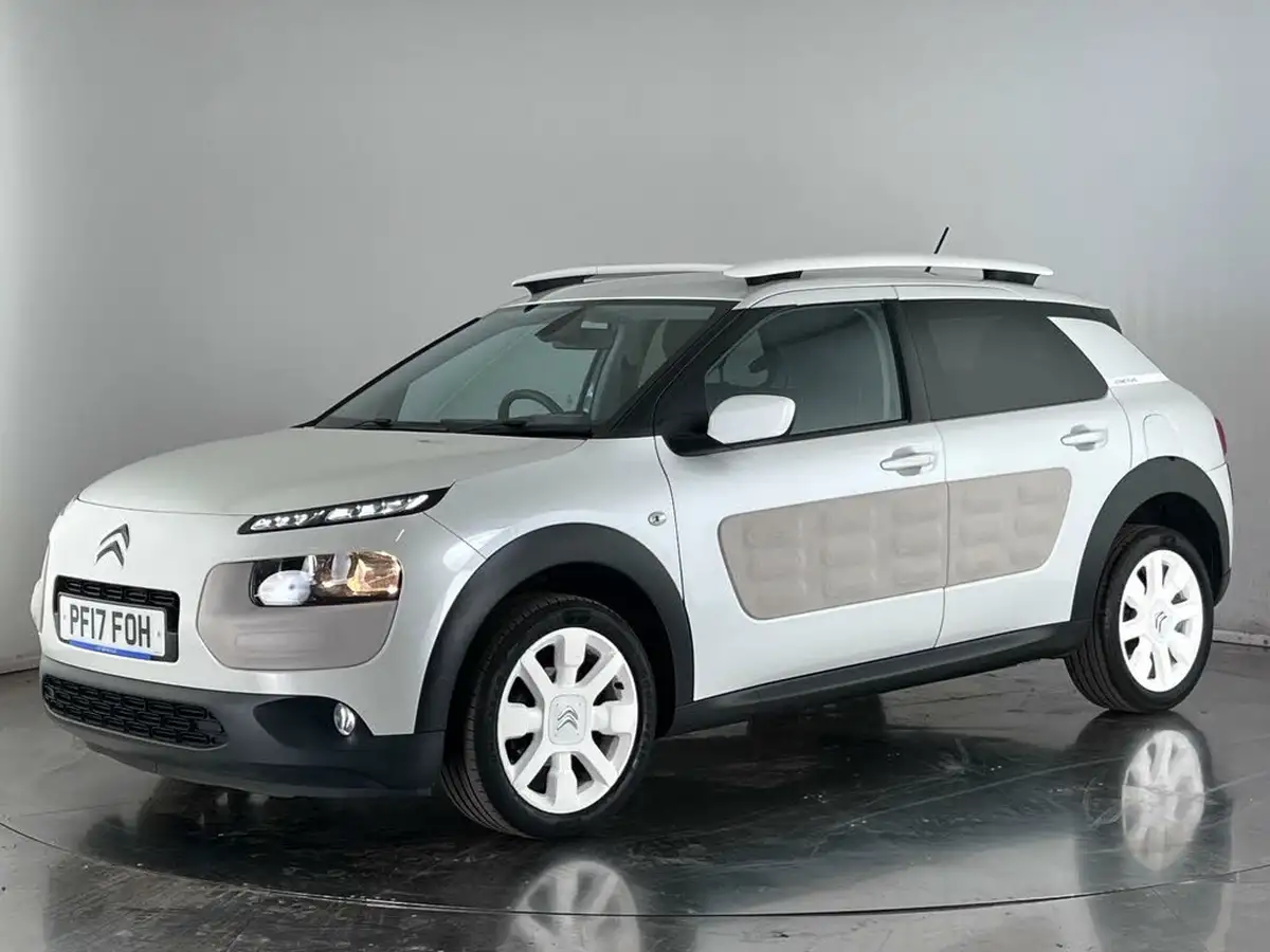 2017-citroen-c4-cactus-16bluehdi-w-big-1