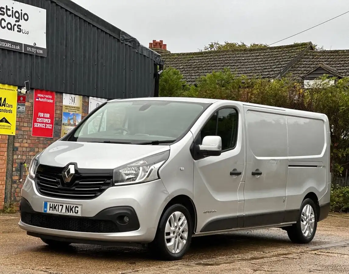 2017-renault-trafic-16dci-ll29-125-sport-nav-energy-125-e6-panel-van-big-4