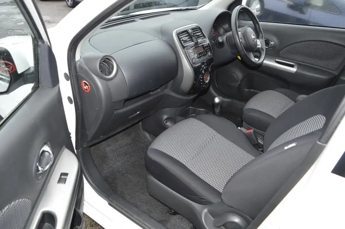 2016-nissan-micra-12-acenta-cvt-big-10