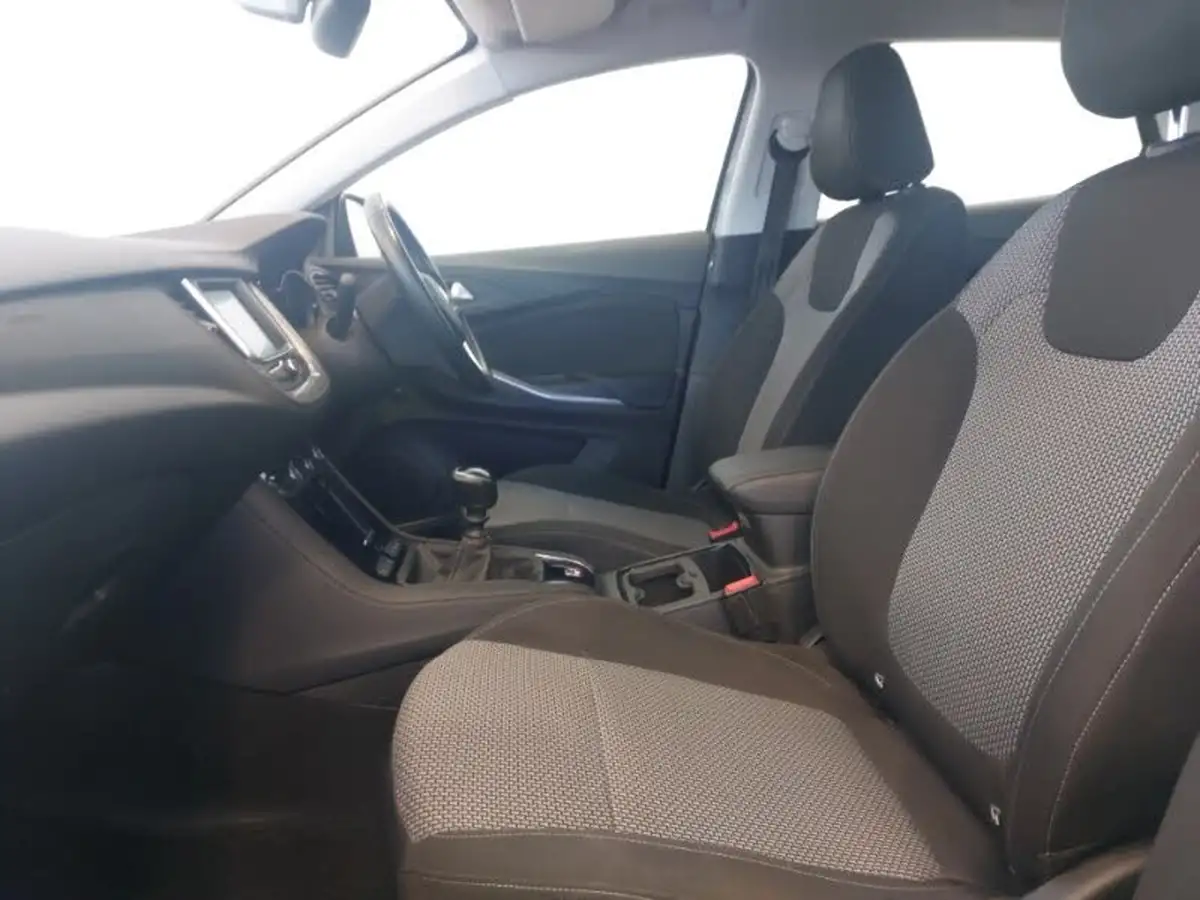 2019-vauxhall-grandland-x-12-se-ss-big-4