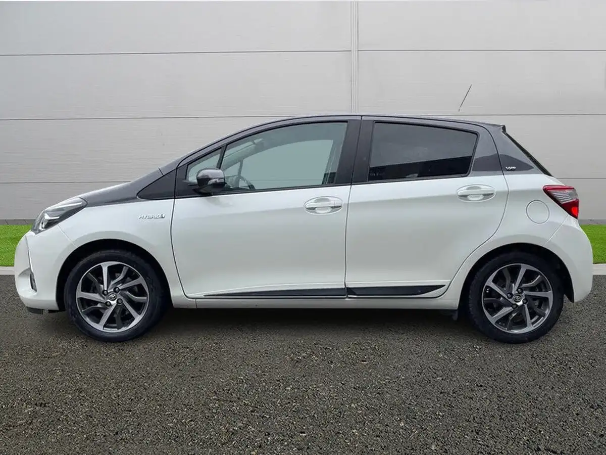 2019-toyota-yaris-15-vvt-i-y20-98bhp-hybrid-1497cc-e-cvt-big-3