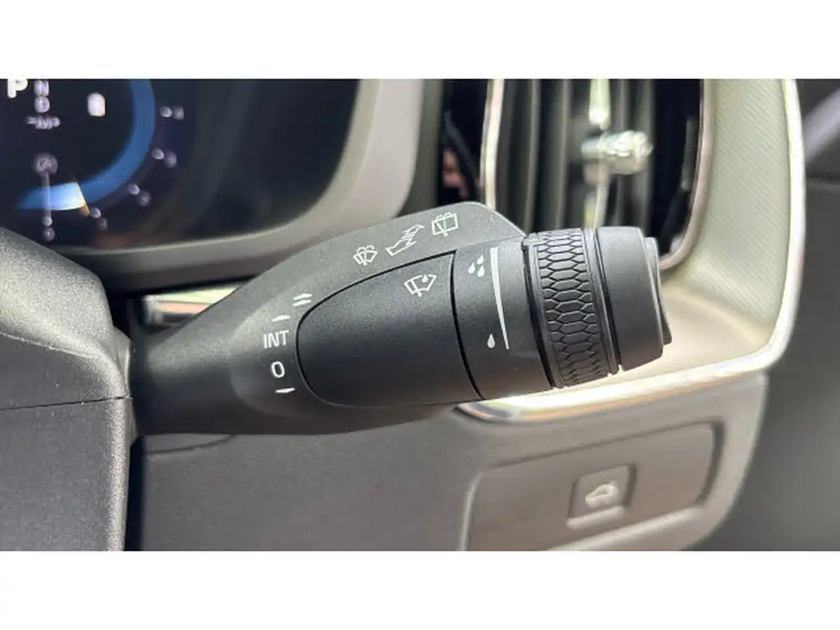 2023-volvo-xc60-20-b5-plus-big-24
