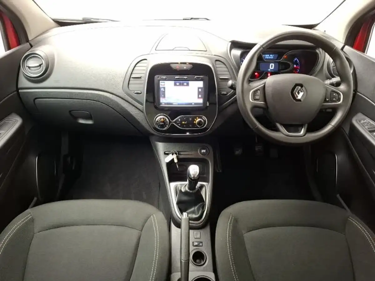 2018-renault-captur-09-tce-iconic-big-2