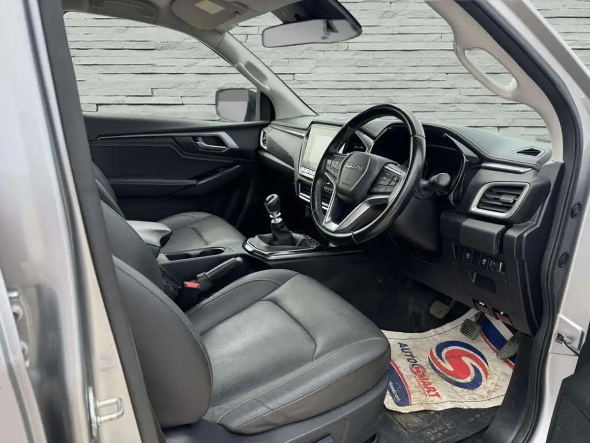 2021-isuzu-d-max-19td-dl40-big-9