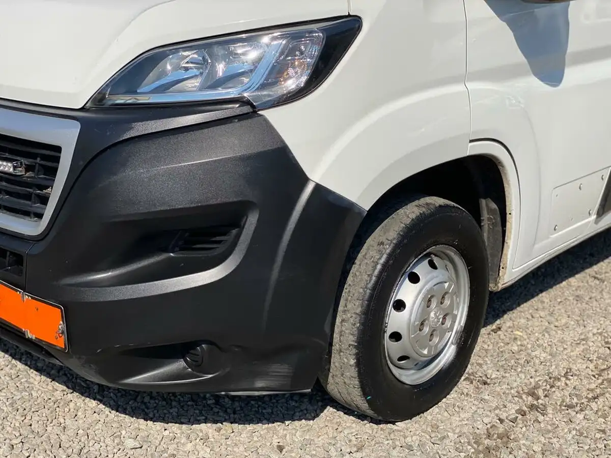 2018-peugeot-boxer-20-bluehdi-professional-335-l3-h2-big-21