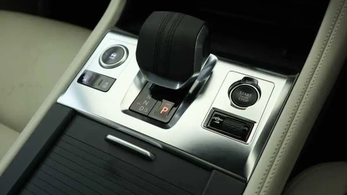 2023-jaguar-f-pace-20-d200-r-dynamic-se-black-big-12