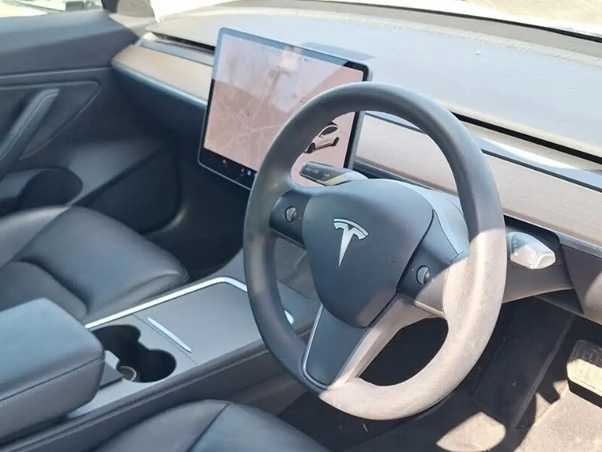 2020-tesla-model-3-e-long-range-big-12
