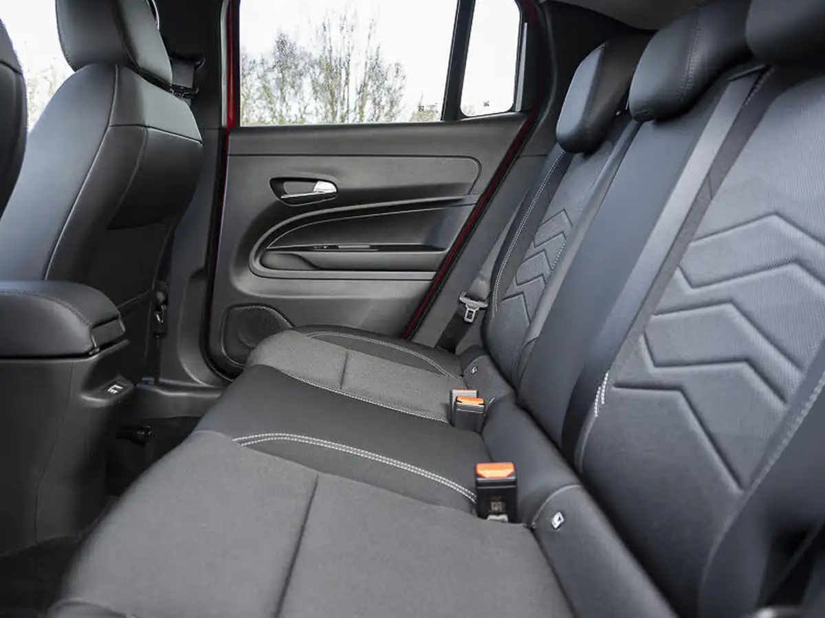 2025-jeep-avenger-12-gse-summit-e-hybrid-48v-auto-big-5