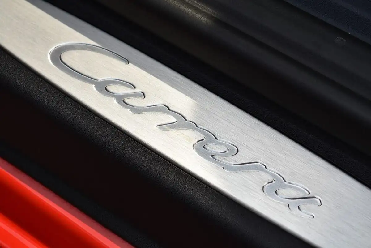 2016-porsche-911-30-carrera-coupe-pdk-big-28