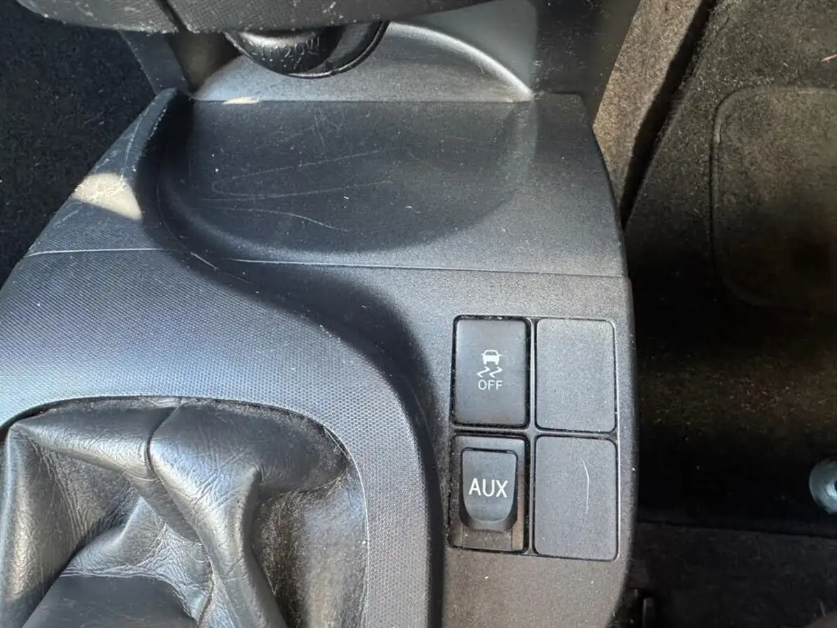 2009-toyota-iq-10-2-big-24