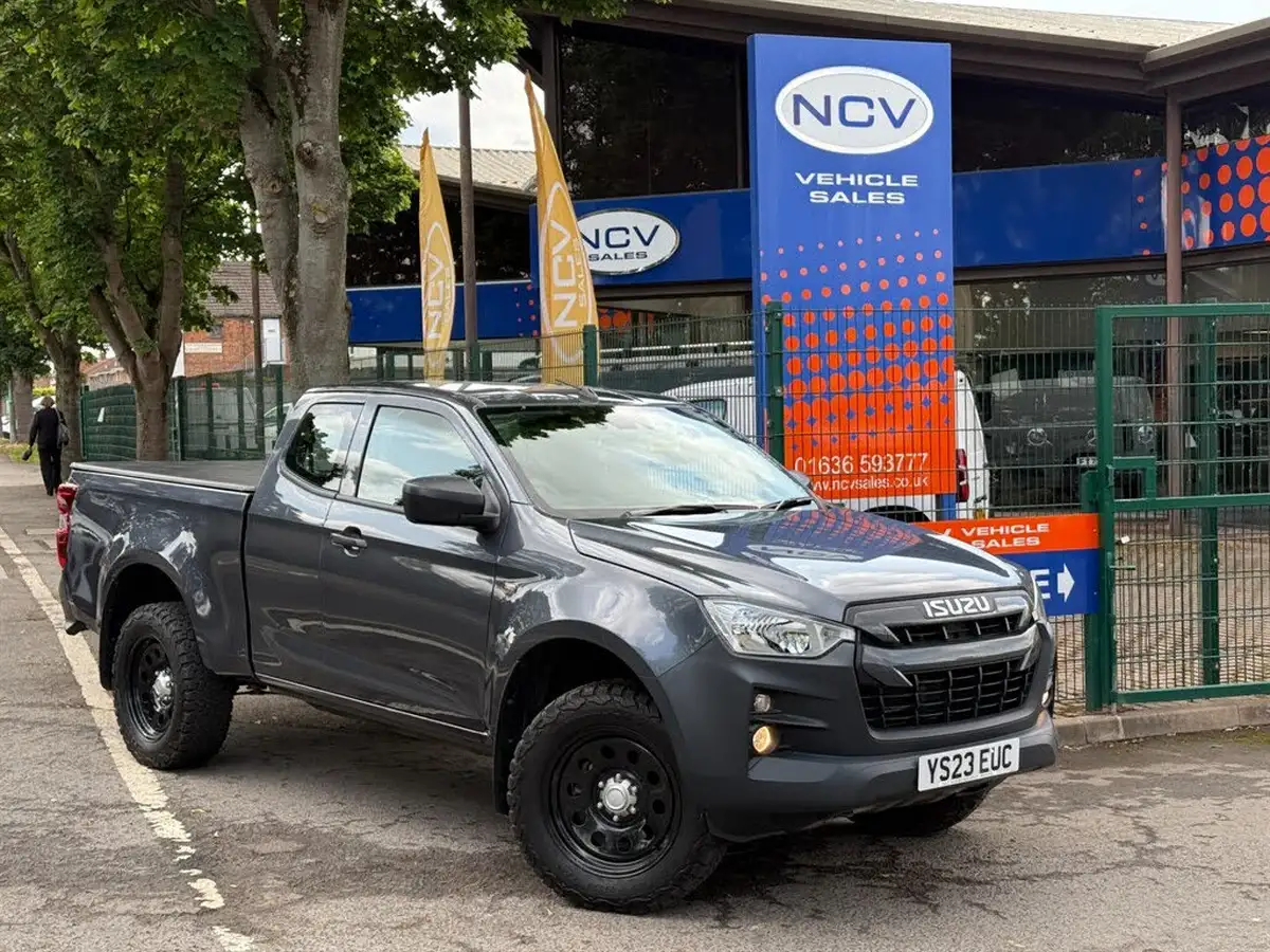 2023-isuzu-d-max-19td-utility-4x4-extended-auto-big-0