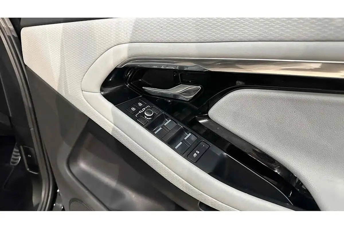 2021-land-rover-range-rover-evoque-15-p300e-r-dynamic-s-big-31