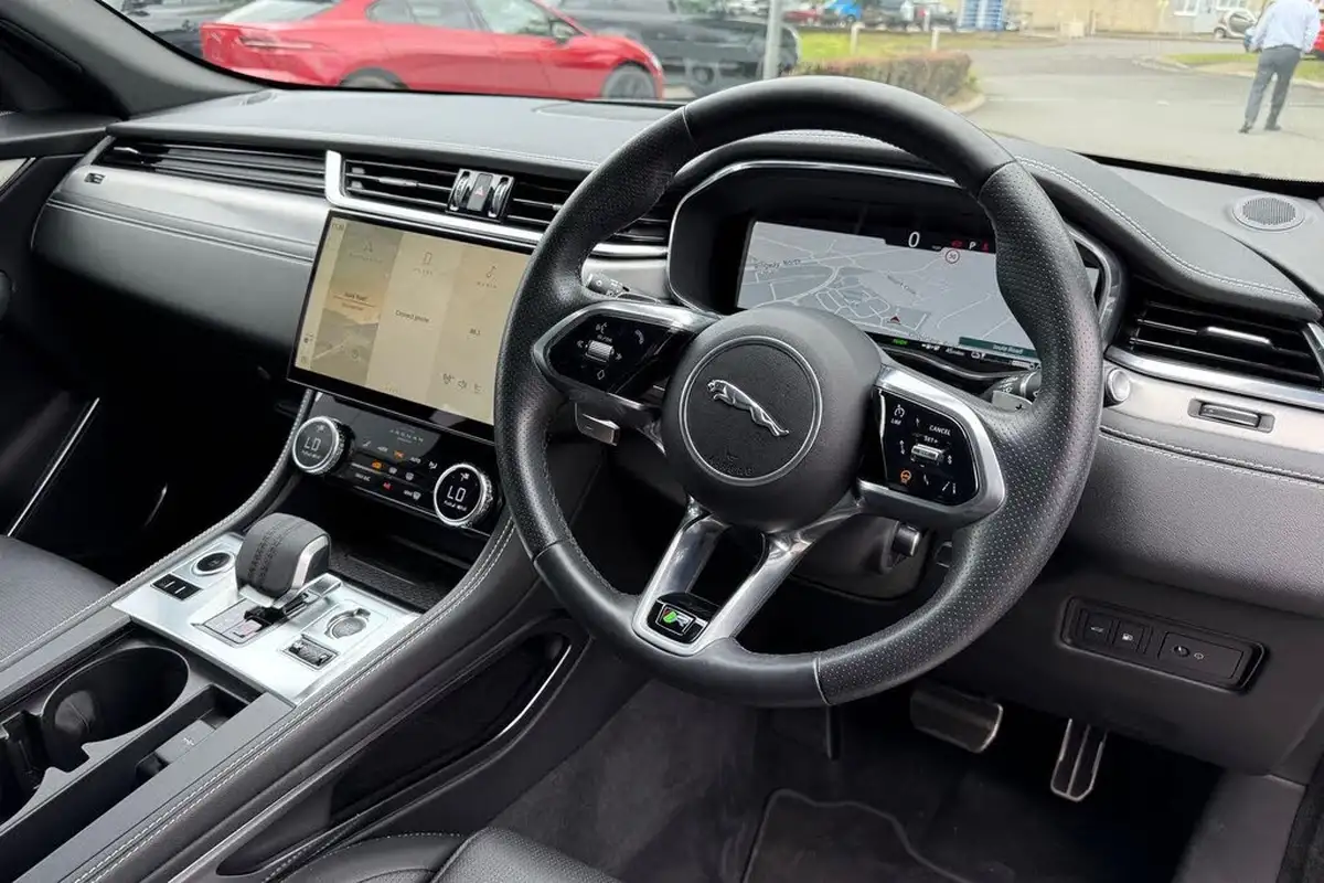 2022-jaguar-f-pace-20-p400e-r-dynamic-se-big-30