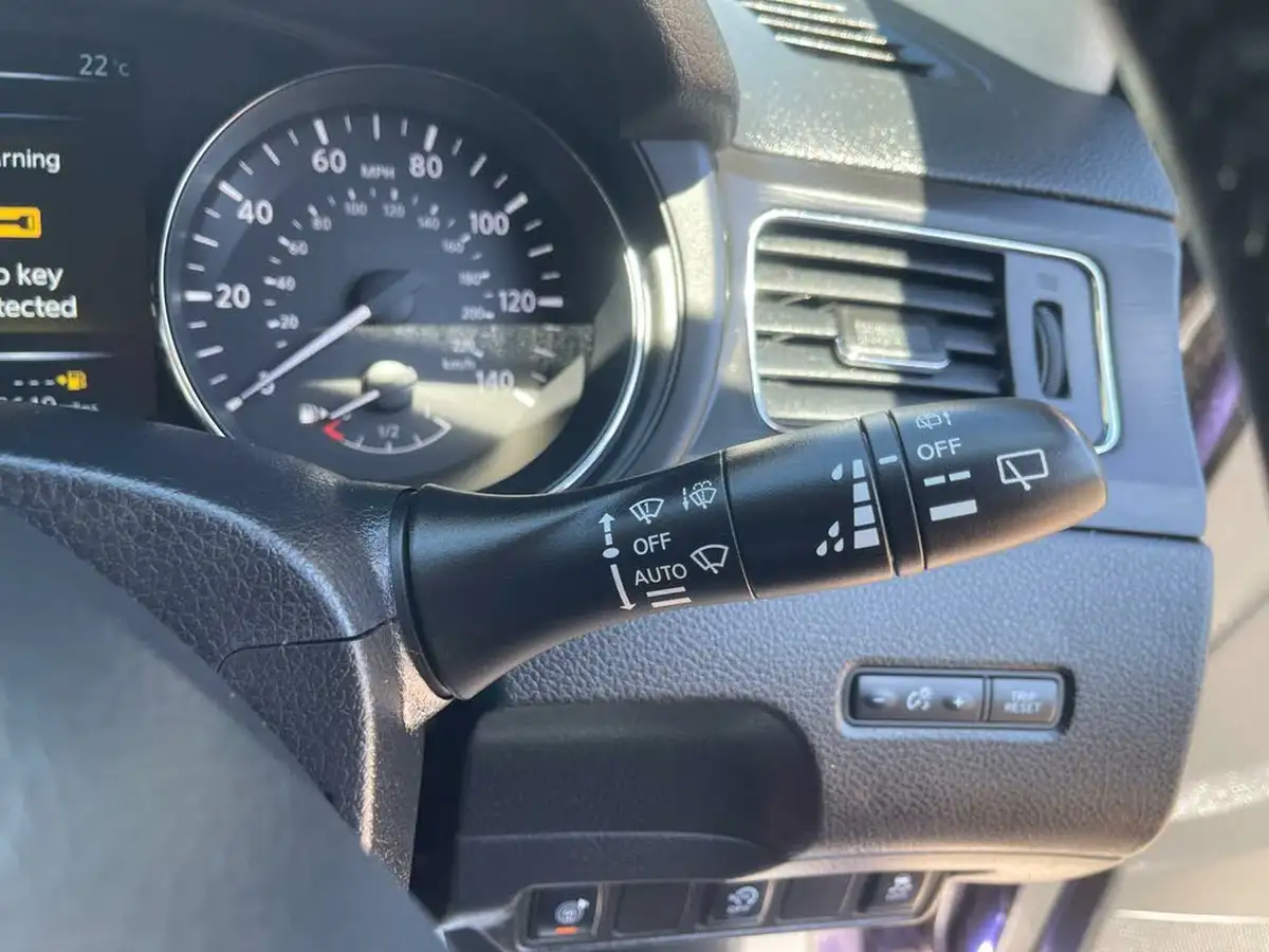 2015-nissan-pulsar-12-dig-t-tekna-big-34