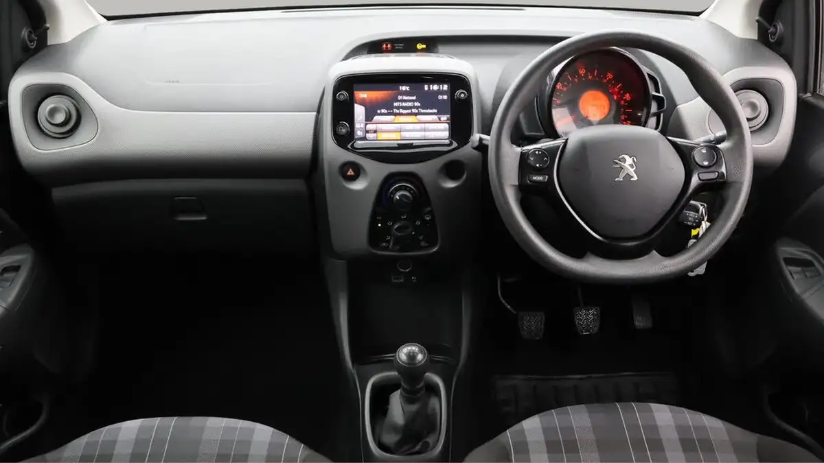 2018-peugeot-108-10-active-68bhp-hatchback-5d-big-13