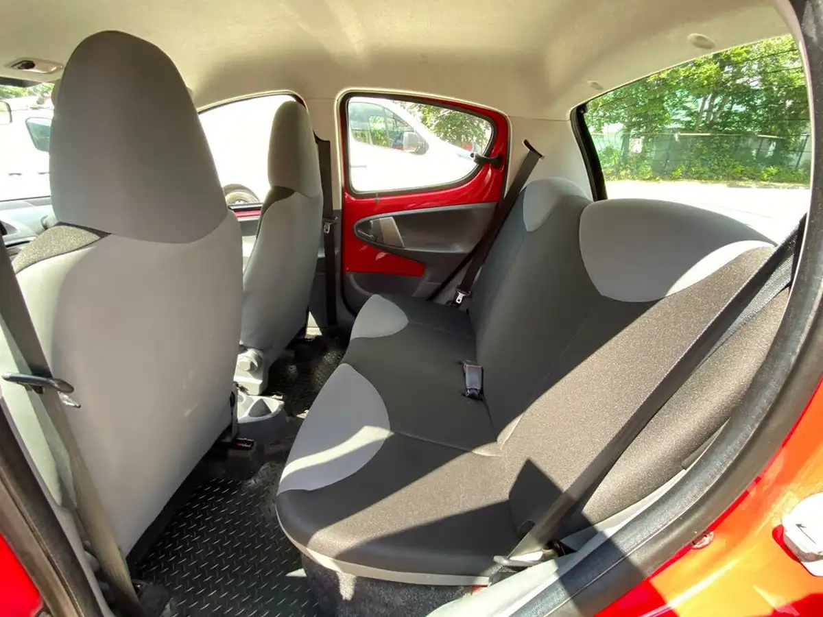 2011-citroen-c1-10-vtr-68-5d-big-46
