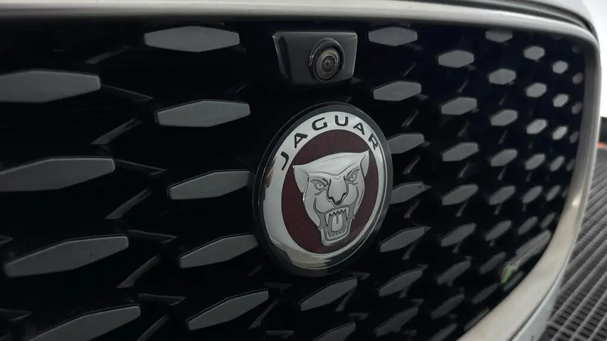 2021-jaguar-f-pace-20-p400e-s-big-30