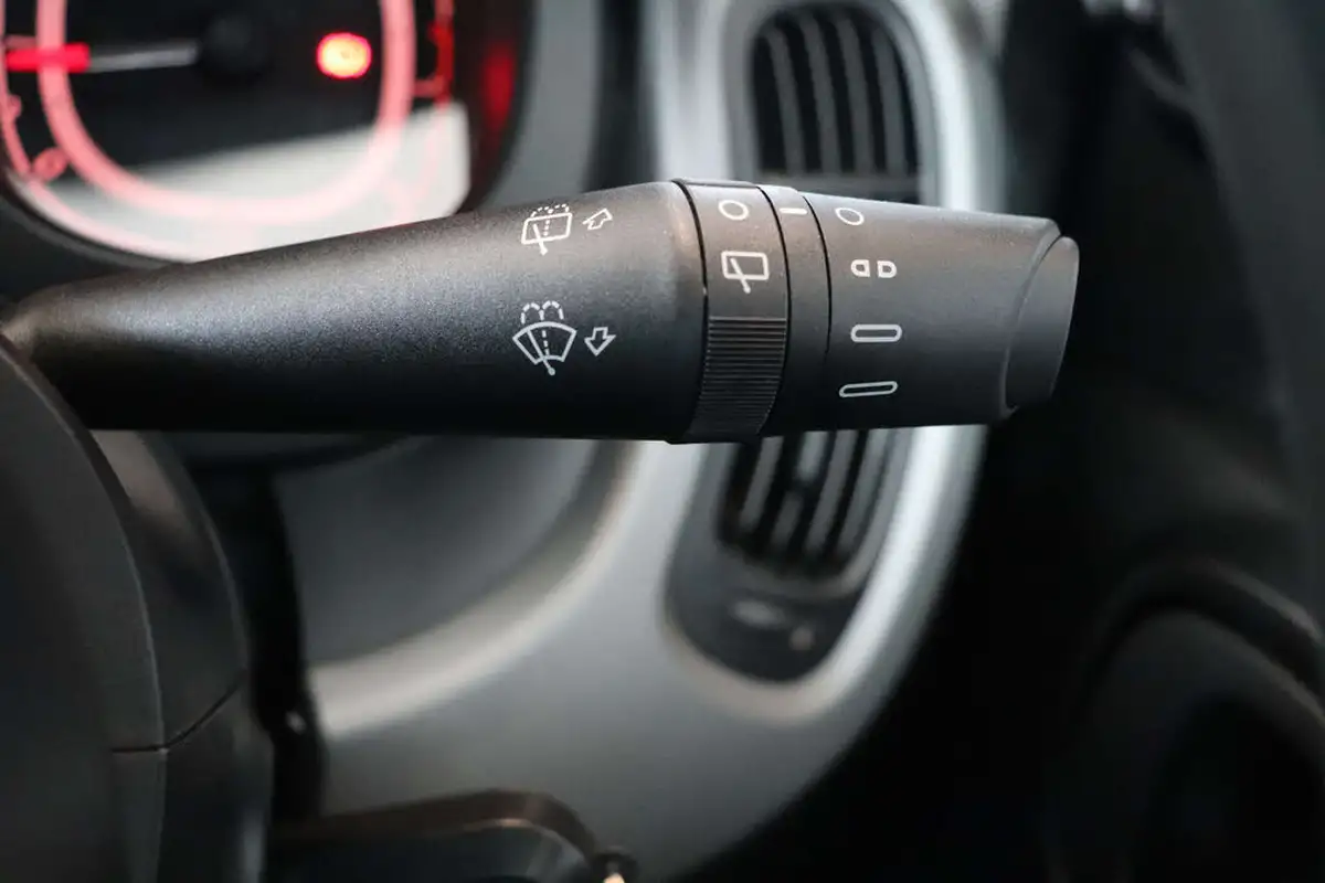 2020-fiat-panda-12-waze-big-49