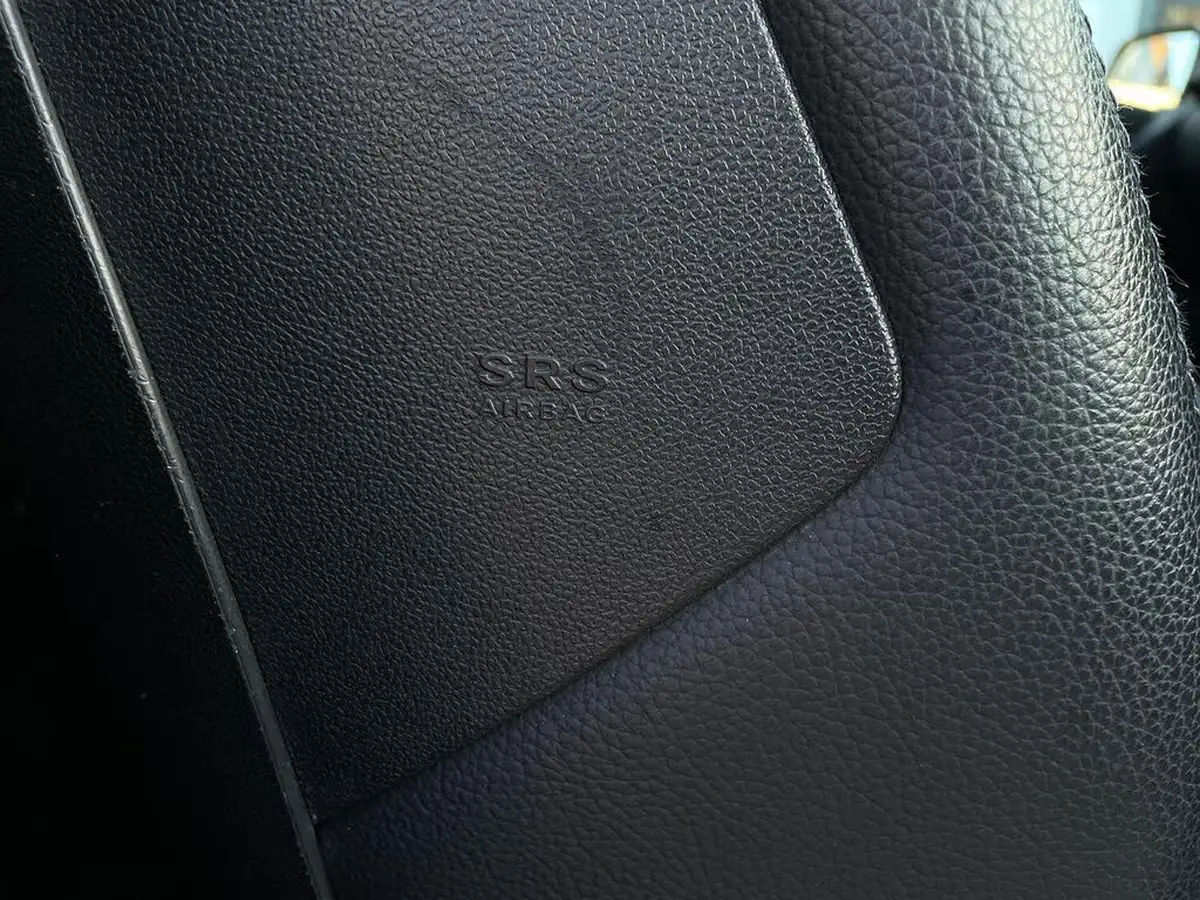2011-mercedes-benz-a-class-15-a160-avantgarde-se-95bhp-5d-cvt-big-58
