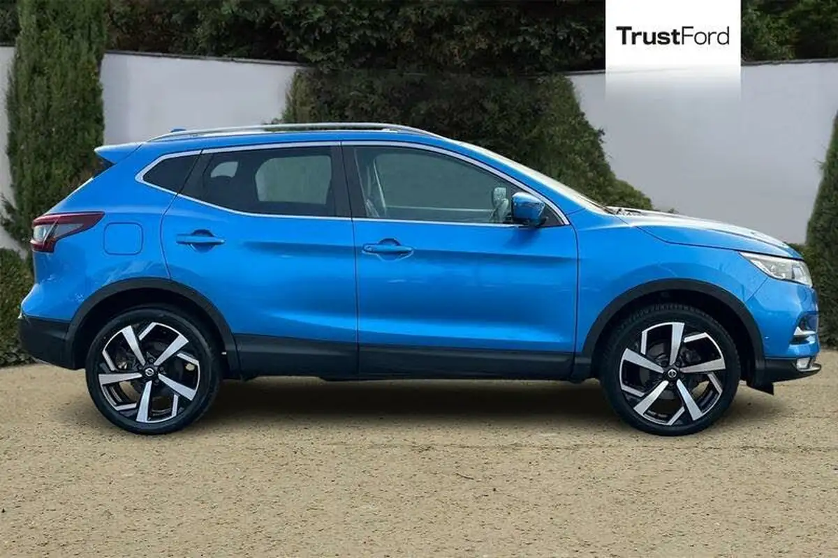 2020-nissan-qashqai-13-dig-t-tekna-140ps-big-2