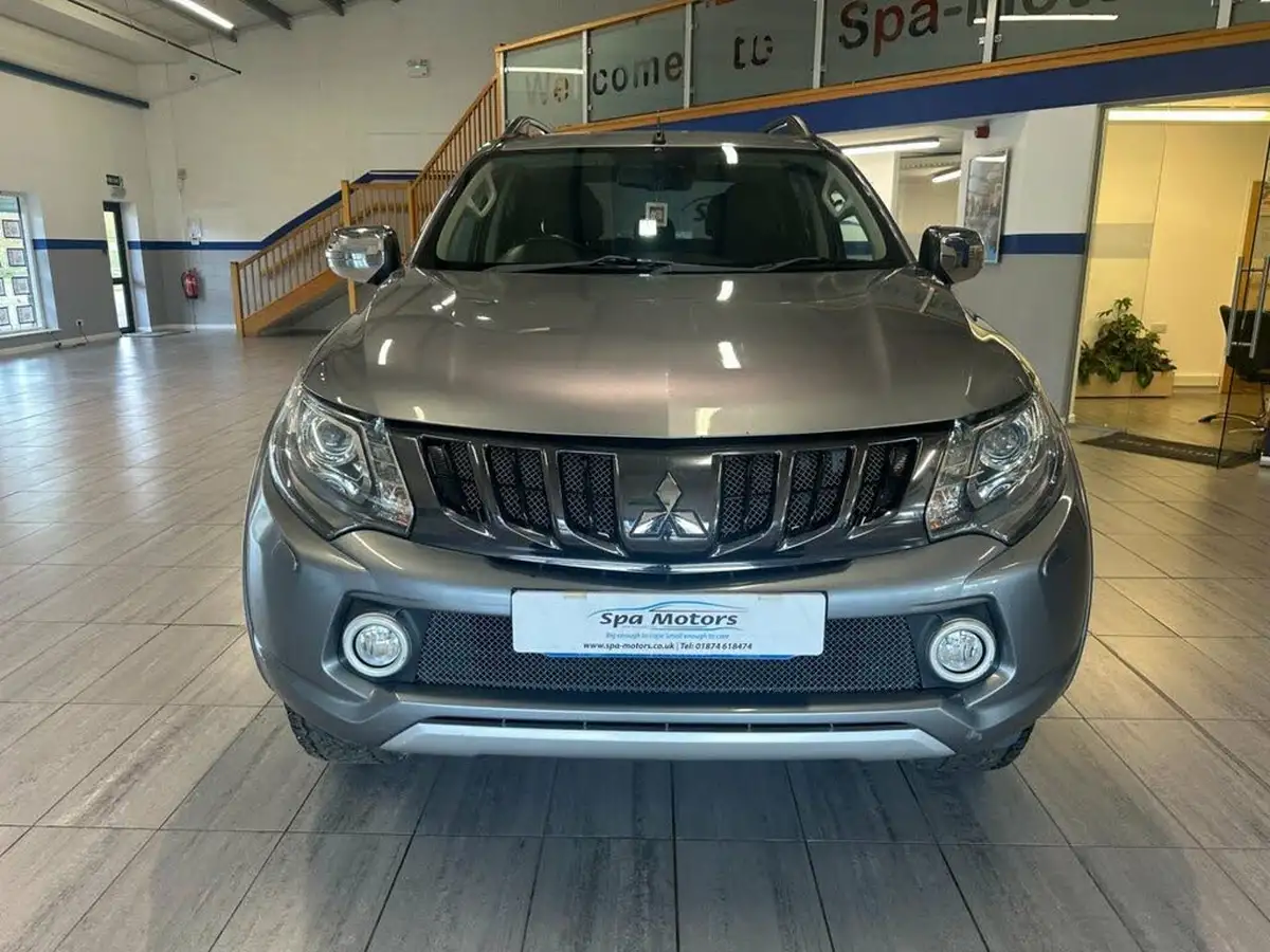 2018-mitsubishi-l200-24di-d-barbarian-eu6-auto-big-1