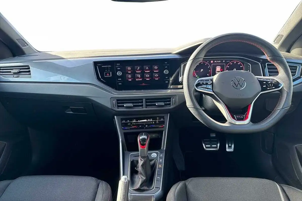 2022-volkswagen-polo-big-9