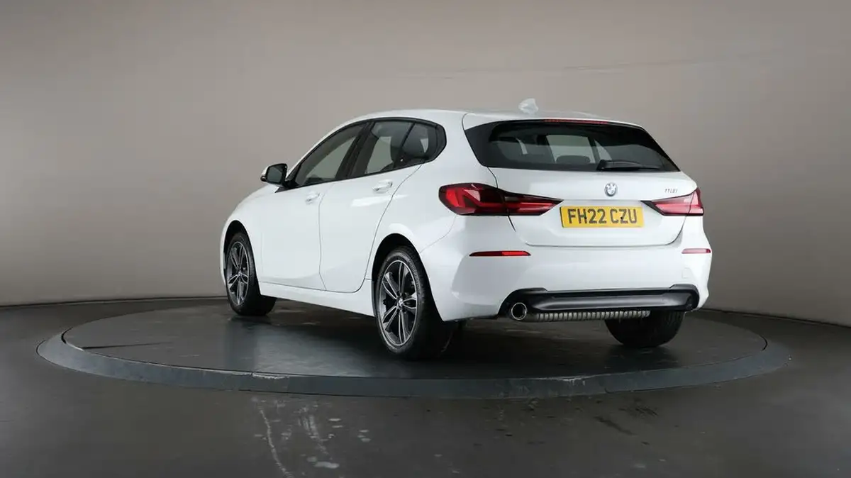 2022-bmw-1-series-big-60