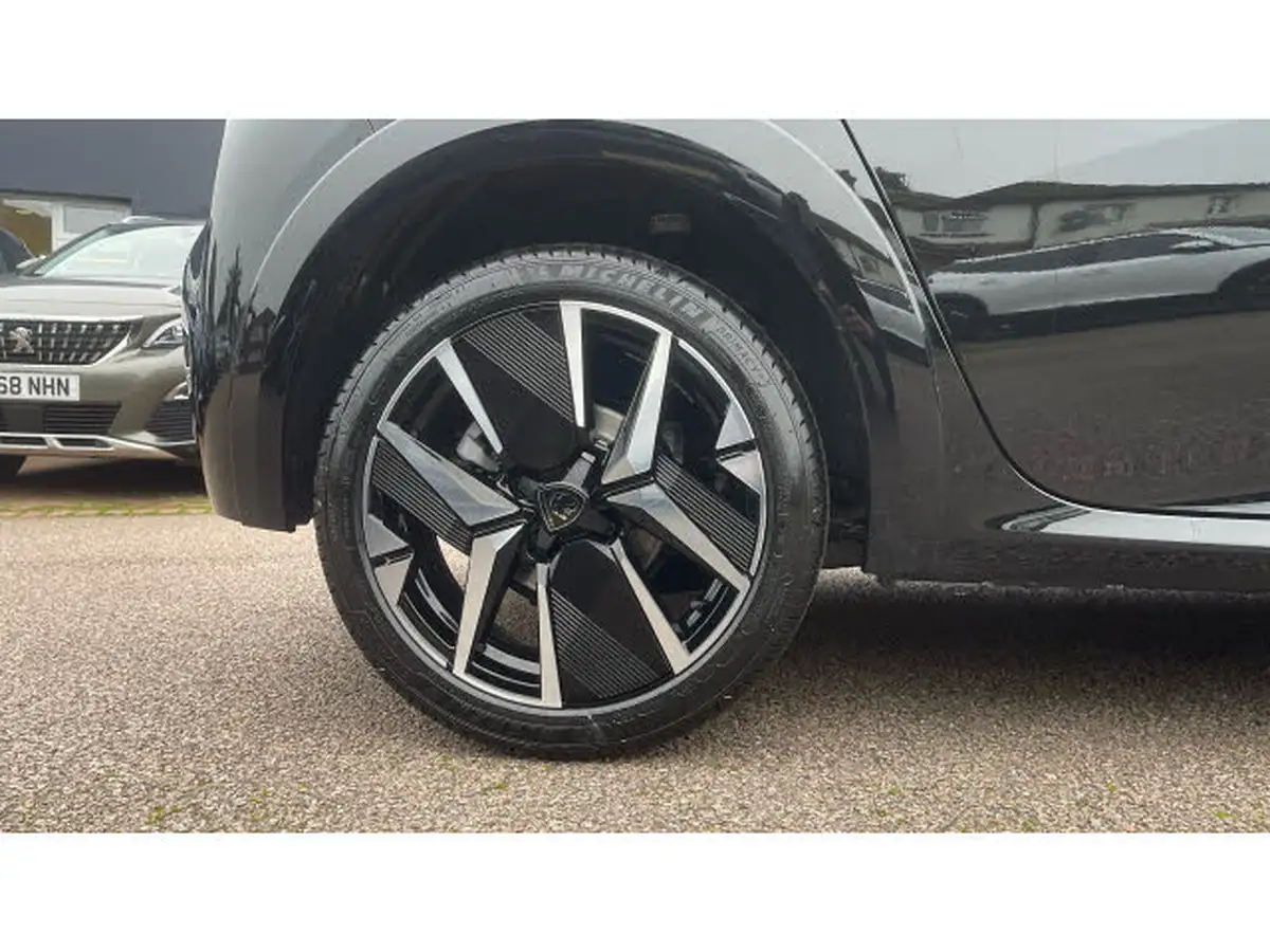 2024-peugeot-208-12-puretech-gt-100ps-big-6