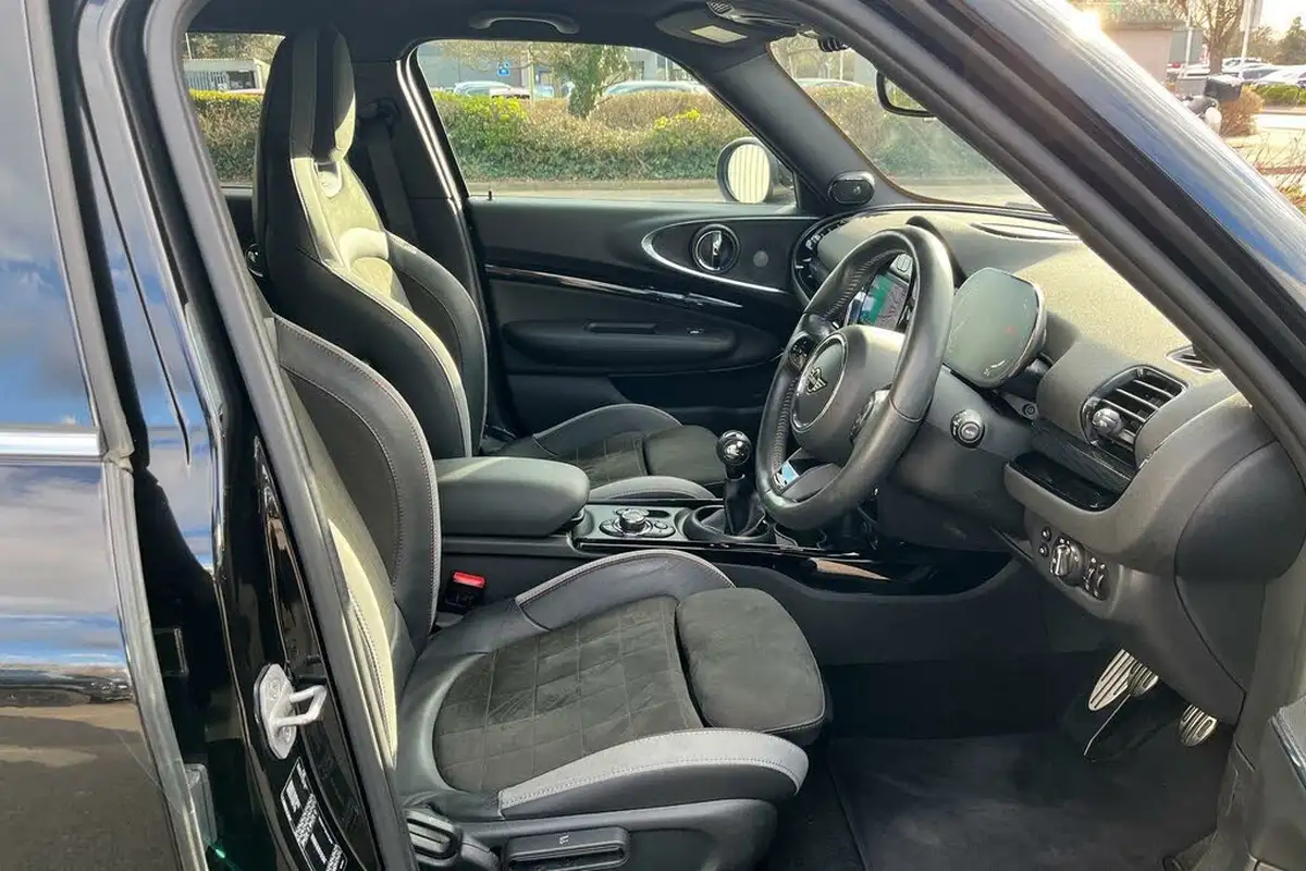 2021-mini-clubman-15-cooper-sport-big-24