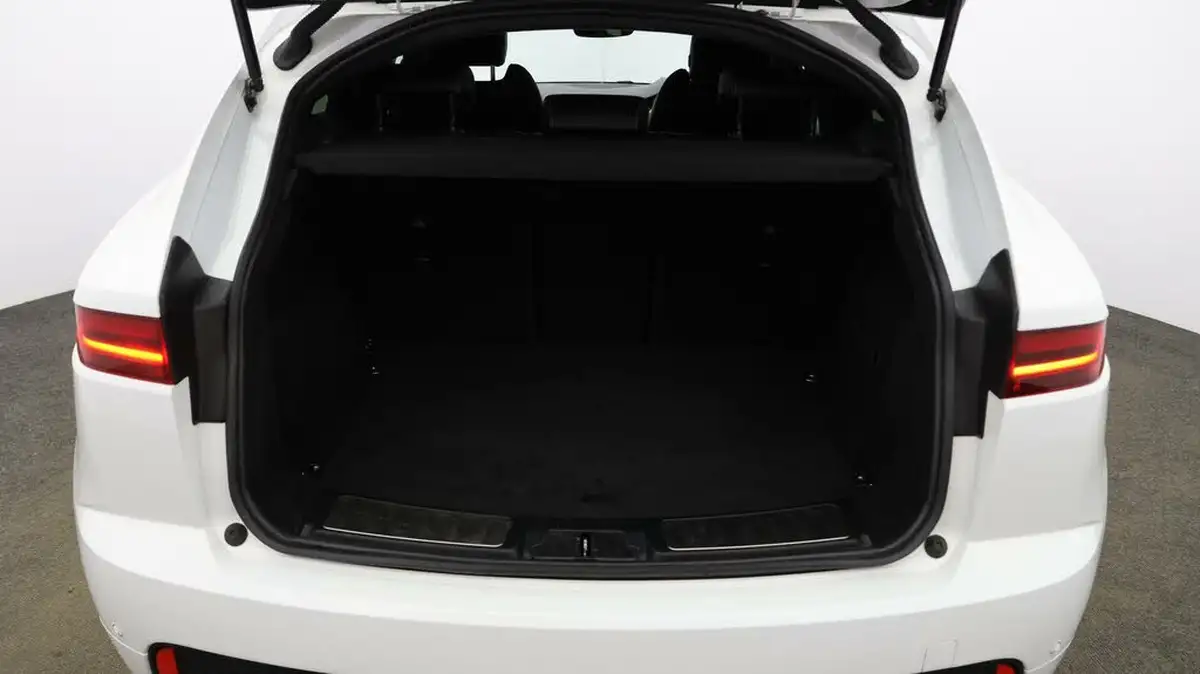2021-jaguar-e-pace-big-16